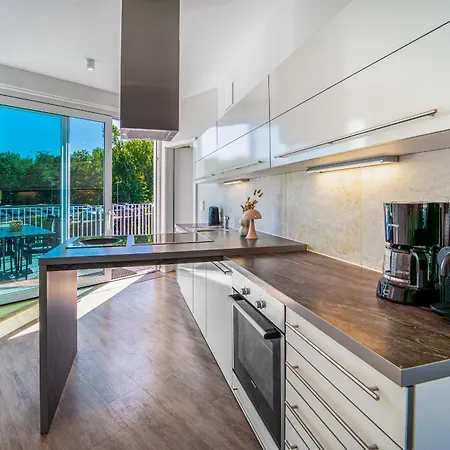 Promenadenvilla 03 10 ליבק