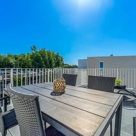 Promenadenvilla 03 10 דירה *